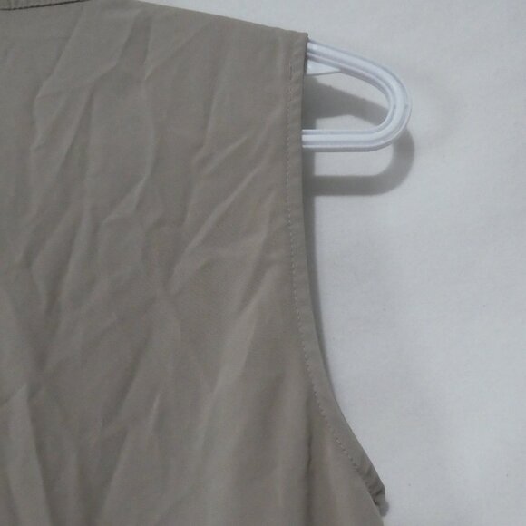 FLUO | small | Sleeveless High-Low Collared Blouse | Made In USA - Picture 11 of 15